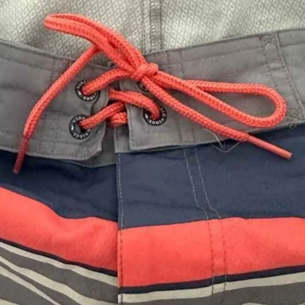 The Vineyard Vines Performance Board Striped Shorts =  Size Men's 33/ Small